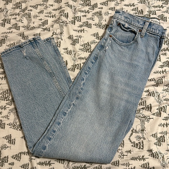 Abercrombie Ultra High Rise 90s Straight Jean - Picture 1 of 10
